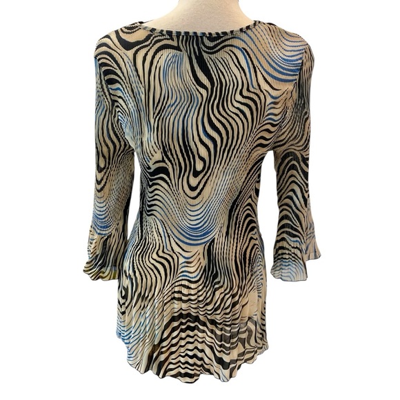 NICOLA Black, Tan, and Blue Patterned Pleated Top - Picture 4 of 6